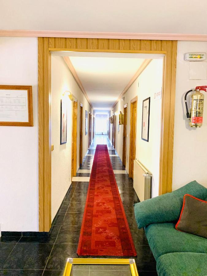 Hotel El Prado By Vivere Stays Carrascosa del Campo Luaran gambar
