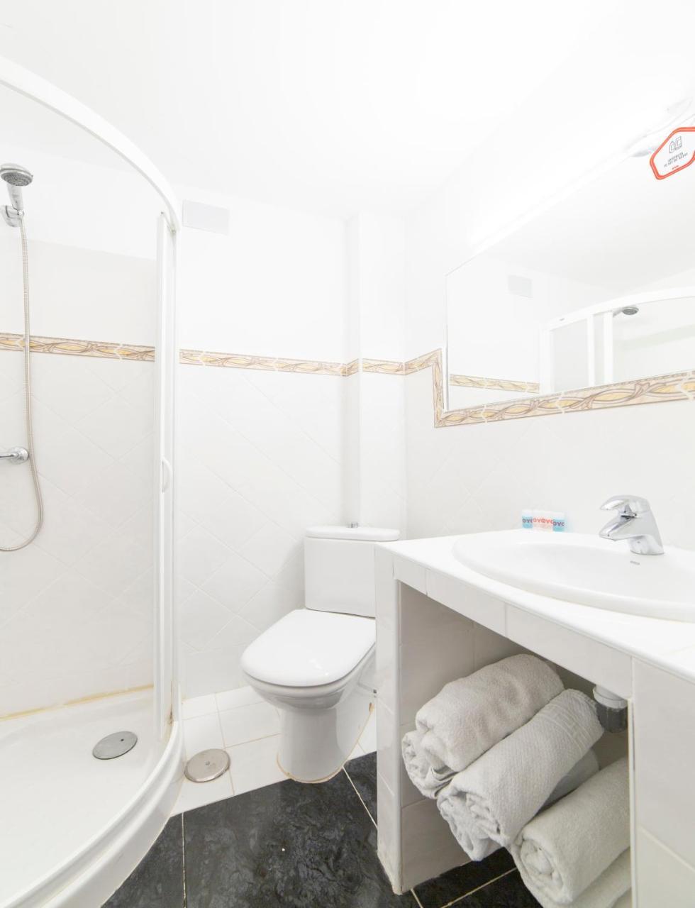 Hotel El Prado By Vivere Stays Carrascosa del Campo Luaran gambar